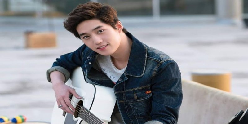 Thông tin cơ bản về tác giả Hoàng Tùng